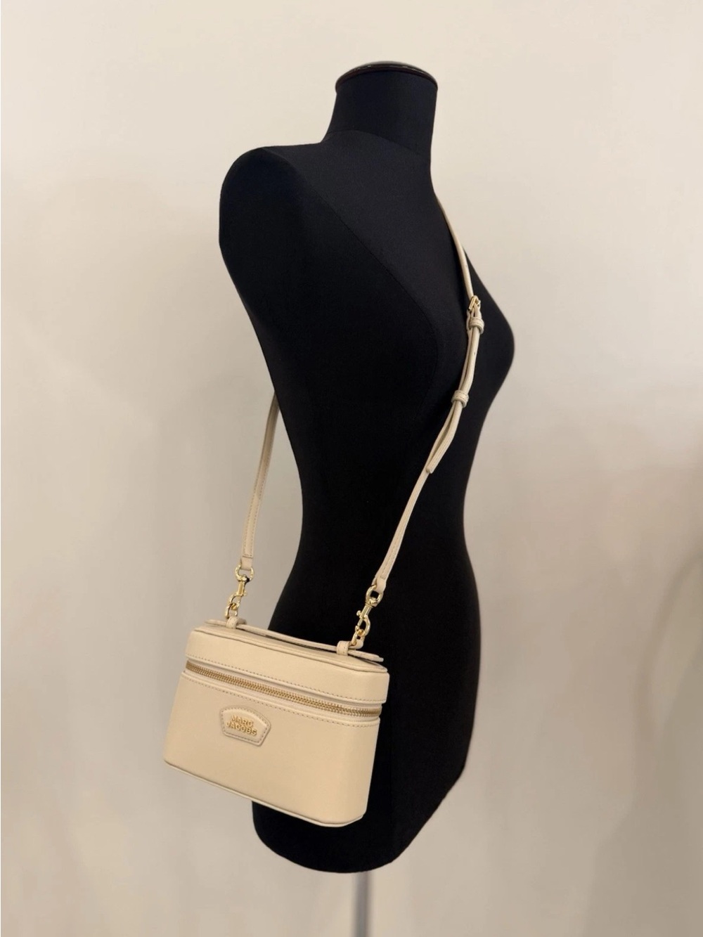 NWT Marc Jacobs THE EVERYDAY VANITY BAG - cloud white